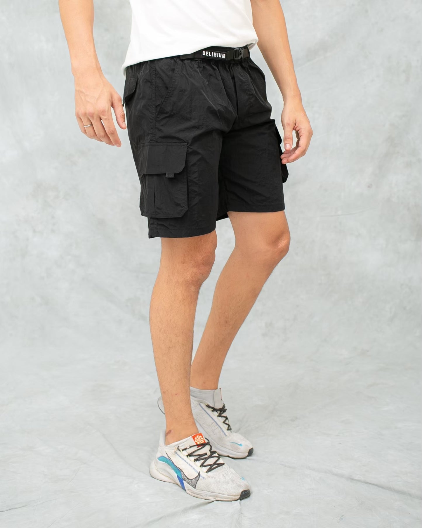 DELIRIUM Mount Tech Crinkle Cargo Short Pants - Black